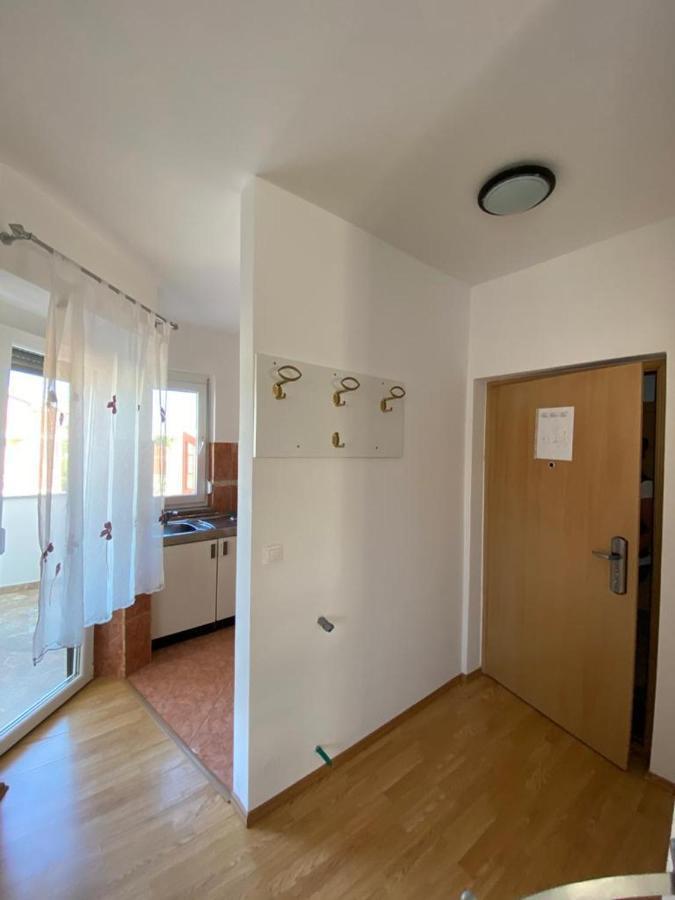 Apartments Ivana With The Pool Rovinjsko Selo Exterior photo