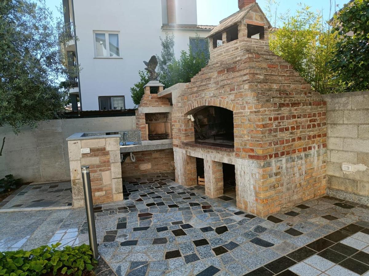 Apartments Ivana With The Pool Rovinjsko Selo Exterior photo