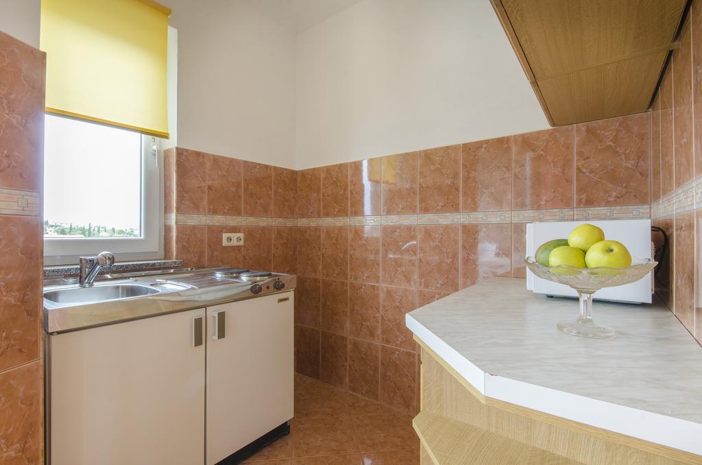 Apartments Ivana With The Pool Rovinjsko Selo Exterior photo