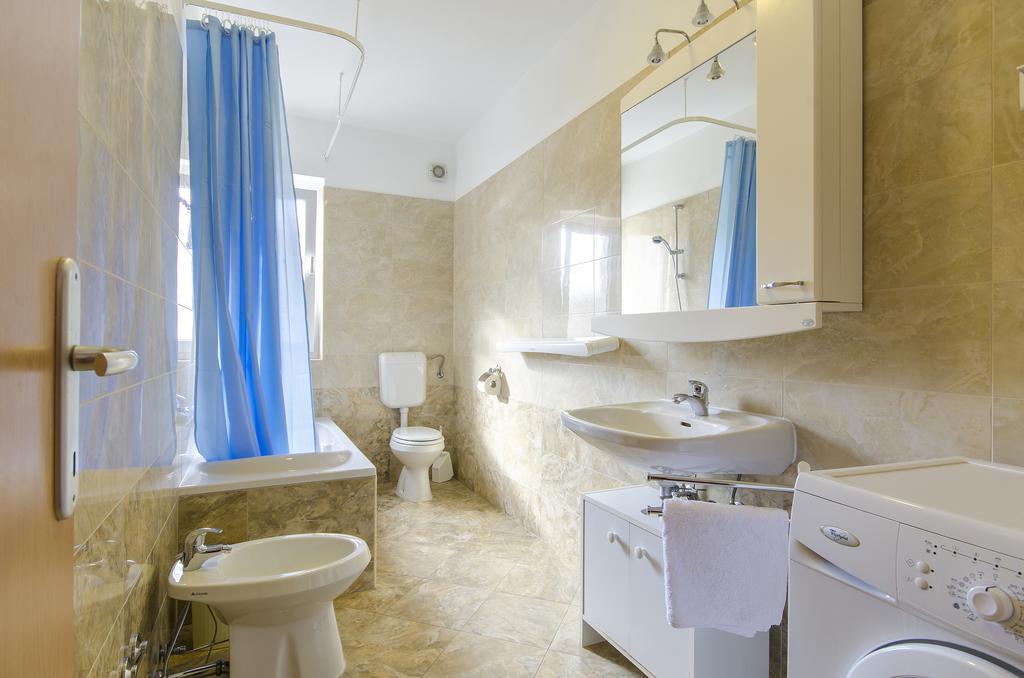 Apartments Ivana With The Pool Rovinjsko Selo Exterior photo